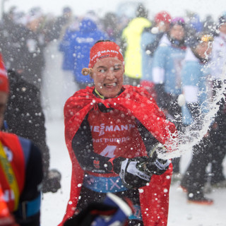 Denise Herrmann festeggia nel giorno del suo addio al biathlon - Foto credit: Dmytro Yevenko / Fondo Italia