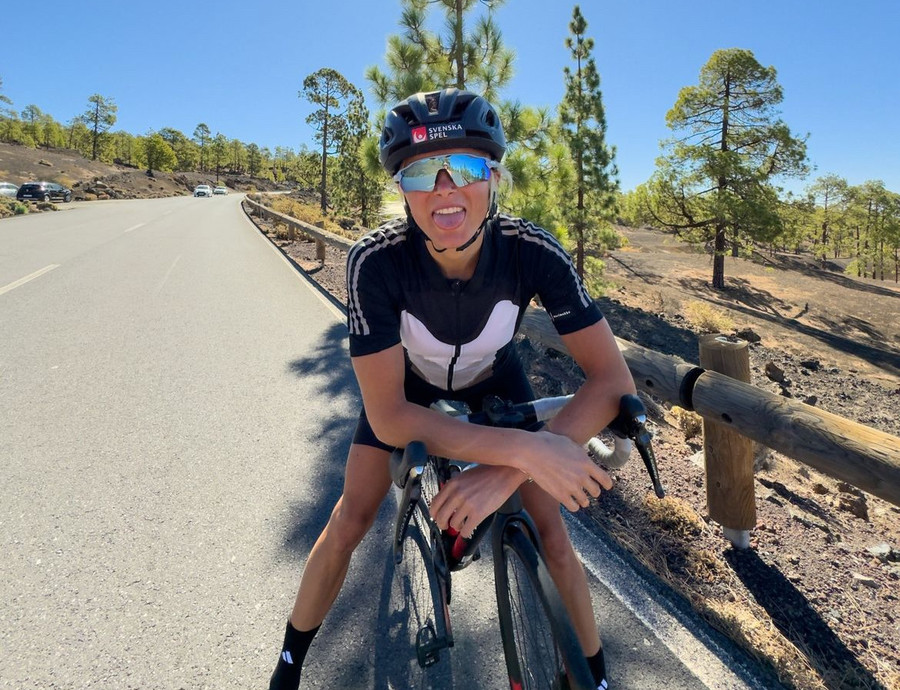 Sci di fondo - Karlsson in bici a Tenerife, preoccupata verso la stagione: &quot;Per quale tour mi sto allenando?&quot;