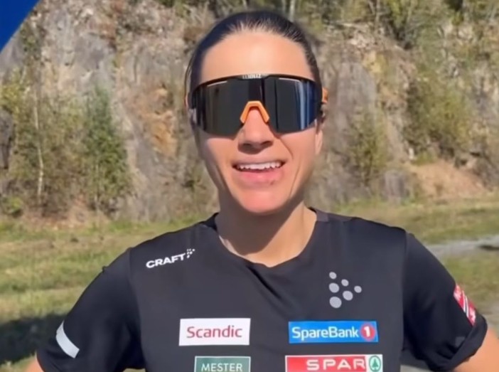 Sci di fondo - Heidi Weng fa le prove per il Cermis: vince la Oslos Bratteste, gara di corsa in salita, con il 4° tempo assoluto