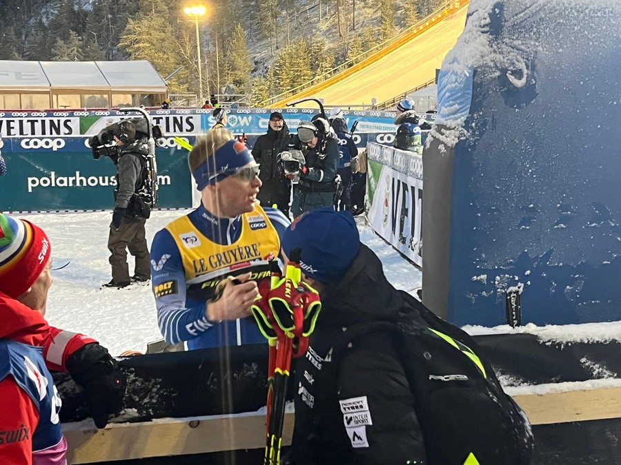 Sci di fondo – Tripudio finlandese a Ruka: Iivo Niskanen trionfa nella 10 km davanti a Amundsen. Klaebo 4°, Pellegrino 15°