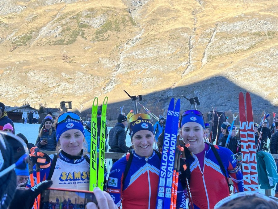 Biathlon - Julia Simon si impone nella mass start di Bessans. Al maschile successo di Martin Botet