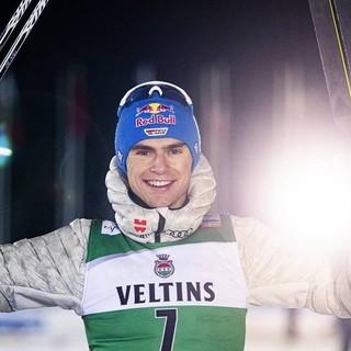 Combinata Nordica - Riiber fa 100 podi in Coppa del Mondo ma a vincere una gara pazza a Ruka è Geiger. Migliore degli azzurri Kostner 38º