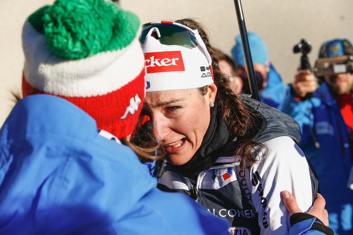 Alexia Runggaldier si commuove dopo il podio nell'individuale di Anterselva del 2017 (Pentaphoto)