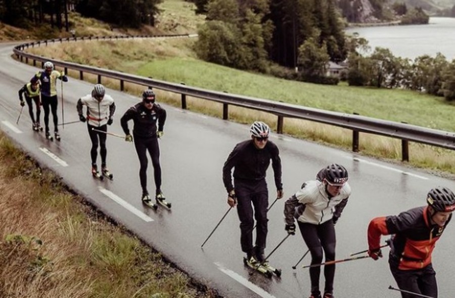 Biatleti tedeschi sugli skiroll (foto: Instagram)