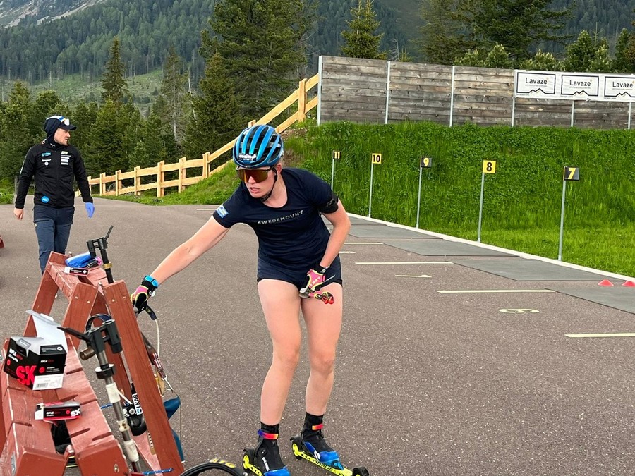 Gli svedesi del biathlon in raduno in Val di Fiemme, ma in tanti scelgono l'Italia per la preparazione estiva
