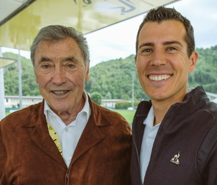 Eddy Merckx e Quentin Fillon Maillet (foto: Instagram)
