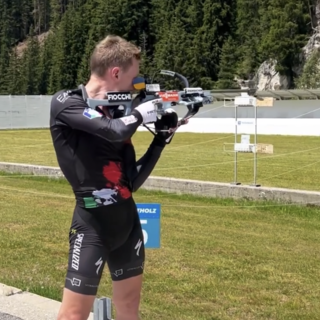 Biathlon - Un passo alla volta: Lukas Hofer mostra il suo allenamento combinato alla Südtirol Arena di Anterselva