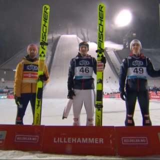 Salto con gli sci - Sotto la nevicata di Lillehammer si impone Jan Hoerl davanti a Paschke e Tschofenig