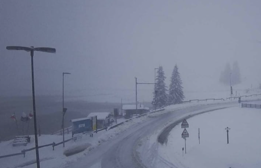 Sci di fondo - Da 20 gradi alla neve, il meteo folle sulle Alpi ha sorpreso le svedesi: &quot;Non avevo una giacca invernale&quot;