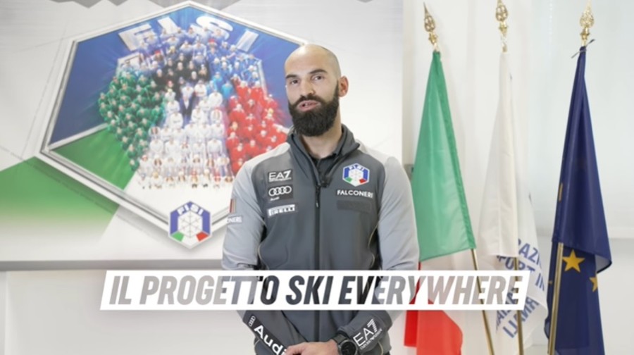 Marco Sala illustra il progetto Ski Everywhere (screen da YouTube)
