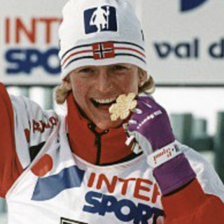 Tanti campioni dello sport norvegese hanno dato l'ultimo saluto a Trude Dybendahl