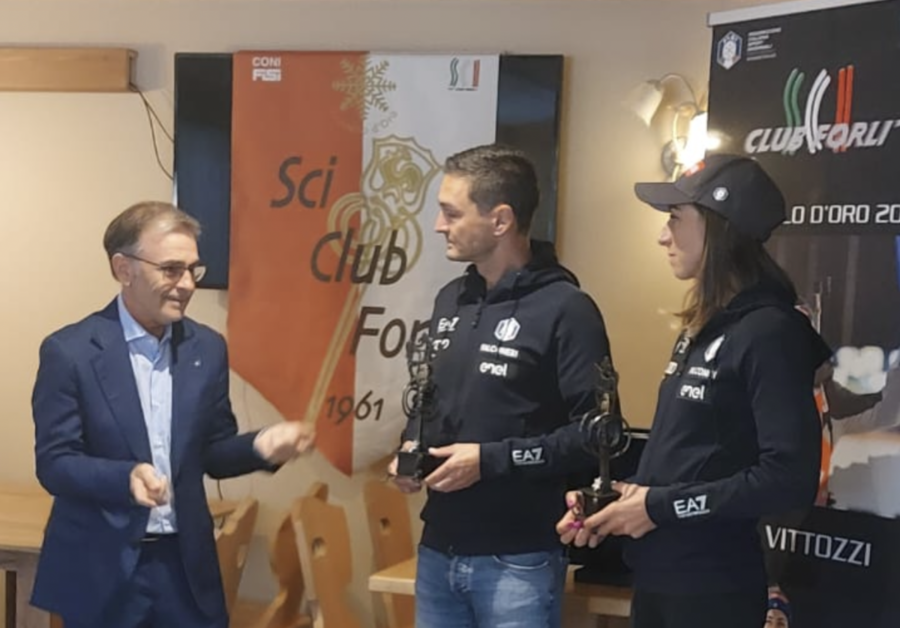 Biathlon - Lisa Vittozzi e Klaus Höllrigl hanno ricevuto oggi cristallo d'oro e d'argento dallo Sci Club Forlì!